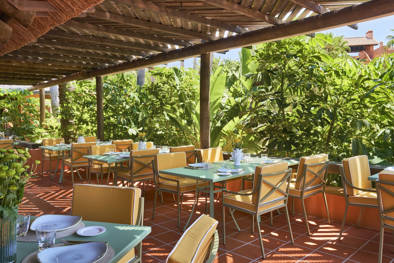 Outdoor terrace at Restaurante Beach Club La Bahía